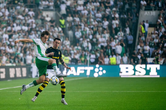 Hammarbys Hampus Skoglund och AIKs Bersant Celina