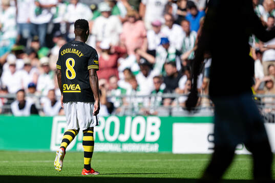 AIKs Ismaila Coulibaly lämnar planen