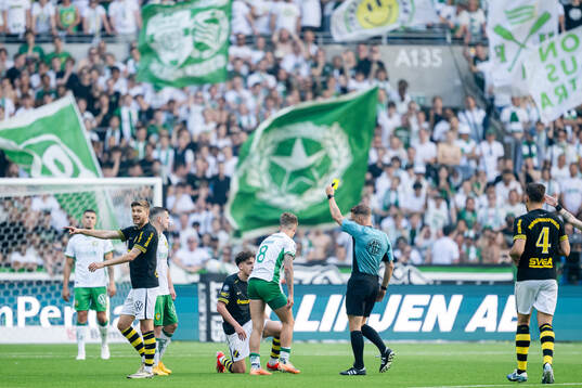 Hammarbys Fredrik Hammar får en varning