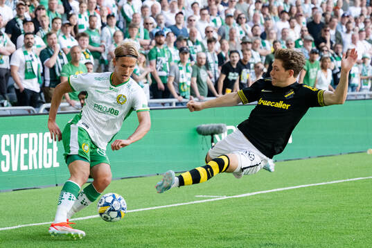 Hammarbys Hampus Skoglund och AIKs Aaron Stoch Rydell