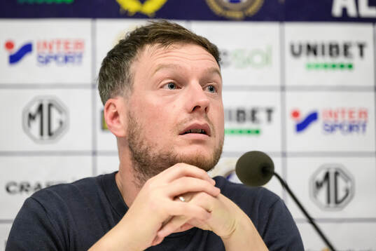 Hammarbys tränare Kim Hellberg på presskonferensen