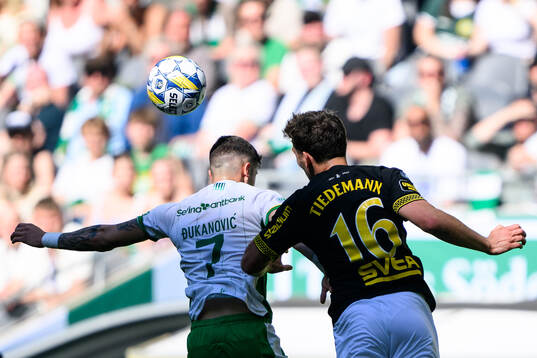 Hammarbys Viktor Dukanovic och AIKs Benjamin Tiedemann