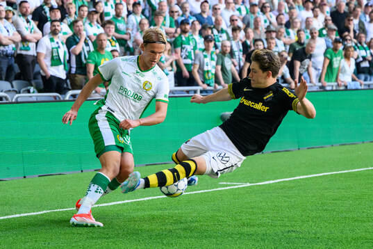 Hammarbys Markus Karlsson och AIKs Aaron Stoch Rydell