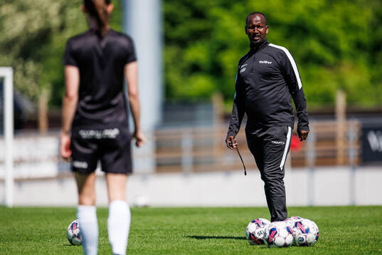 Valders tränare Mohamed Omar