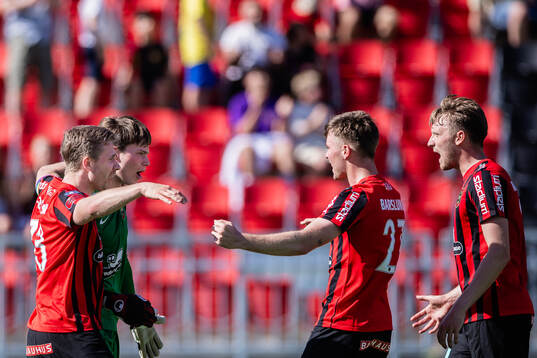 Brommapojkarnas målvakt Filip Sidklev, Ludvig Fritzson och