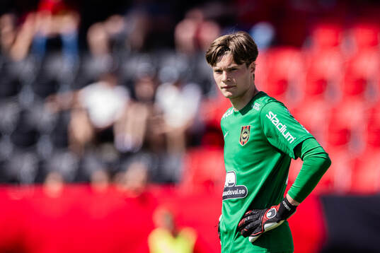 Brommapojkarnas målvakt Filip Sidklev