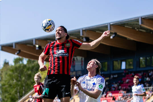 Brommapojkarnas Nikola Vasic och IFK Norrköpings Daniel
