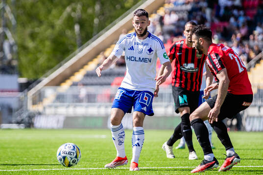 IFK Norrköpings Ari Freyr Skulason och Brommapojkarnas