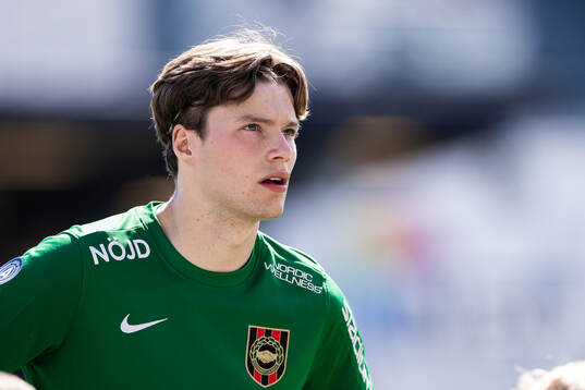 Brommapojkarnas målvakt Filip Sidklev
