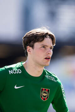 Brommapojkarnas målvakt Filip Sidklev