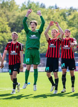Brommapojkarnas målvakt Filip Sidklev, Ludvig Fritzson och