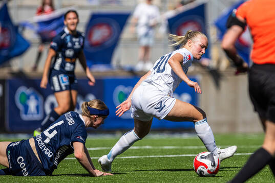 Linköpings Emma Östlund och Djurgårdens Tove Almqvist