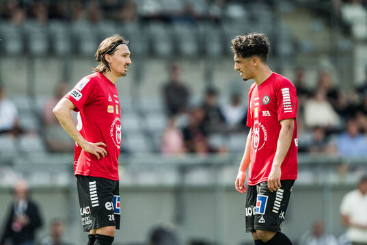 Örebros Adam Bark och Elias Barsoum deppar