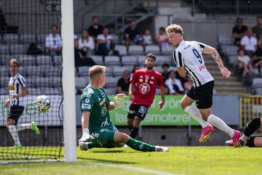 Örebros målvakt Malte Påhlsson och Landskronas Frederik
