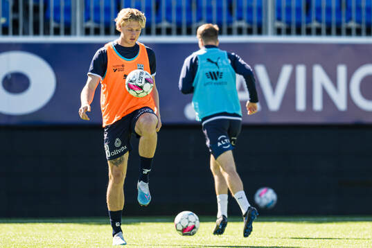 Sebastian Jarl of Kristiansund warms up