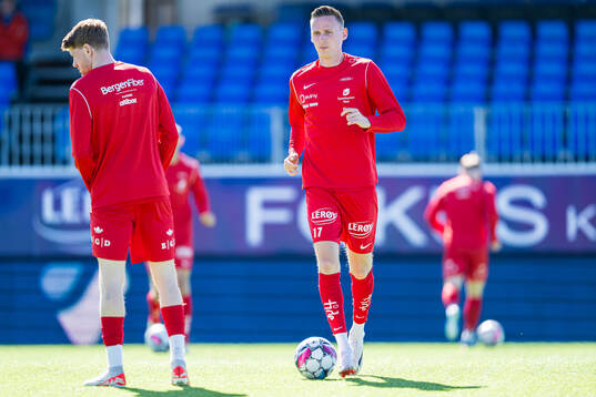 Joachim Soltvedt of Brann warms up