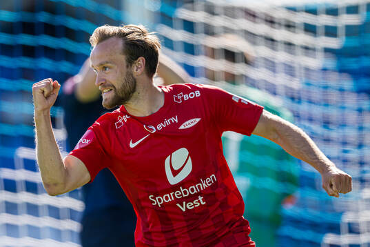 Bläddra bland fler bilder av Football, Eliteserien, Kristiansund - Brann