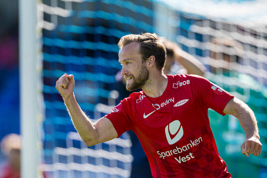 Bård Finne of Brann celebrates