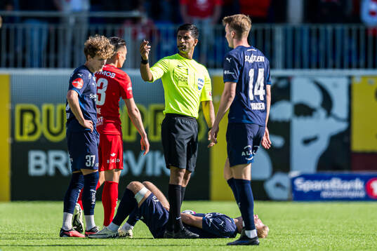 Mohammad Usman Aslam, referee