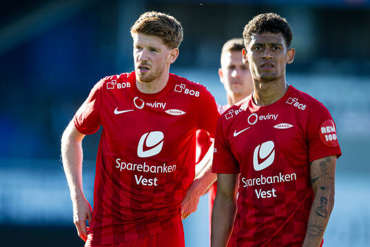 Thore Pedersen and Japhet Sery Larsen of Brann looks
