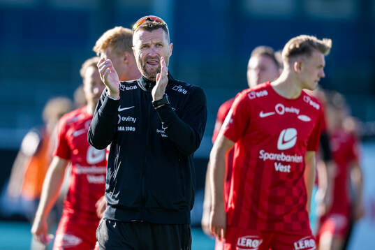 Eirik Horneland, head coach of Brann, looks dejected