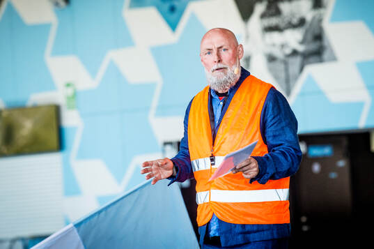 Docent, Aage Radmann
