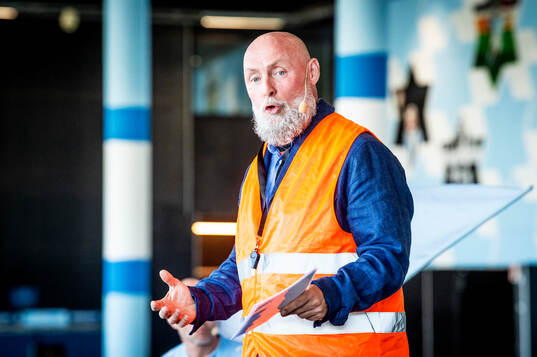 Docent, Aage Radmann