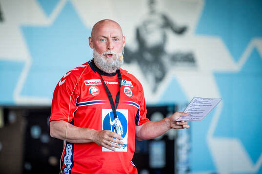 Docent, Aage Radmann