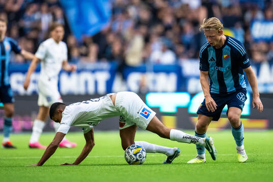 Djurgårdens Tobias Gulliksen och Halmstads Amir Al-Ammari