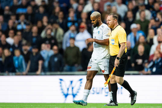 Halmstads Phil Ofosu-Ayeh reagerar