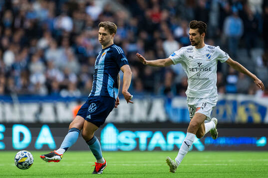 Djurgårdens Miro Tenho och Halmstads Rasmus Wiedesheim-Paul