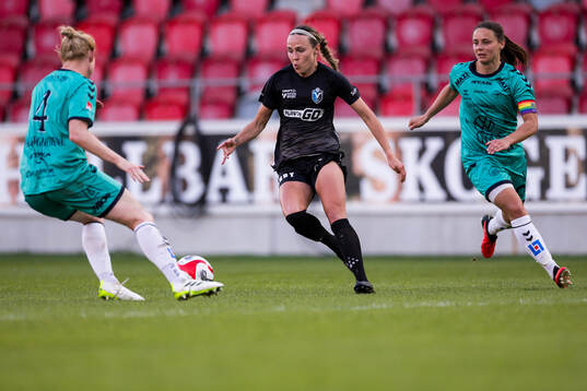 Växjö DFFs Larkin Russel och Kristianstads Alice Nilsson