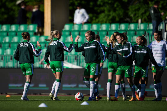 Hammarbys spelare värmer upp