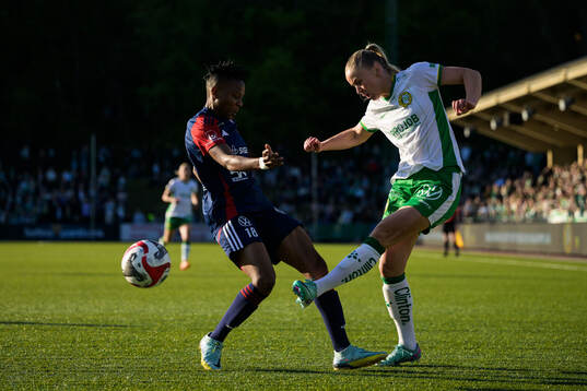 FC Rosengårds Halimatu Ibrahim Ayinde och Hammarbys Anna