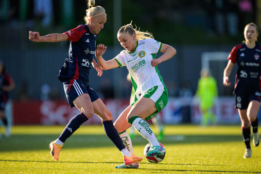 FC Rosengårds Caroline Seger och Hammarbys Anna Jøsendal