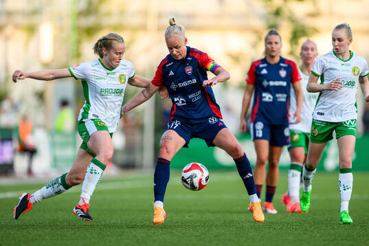 Hammarbys Julie Blakstad och FC Rosengårds Caroline Seger
