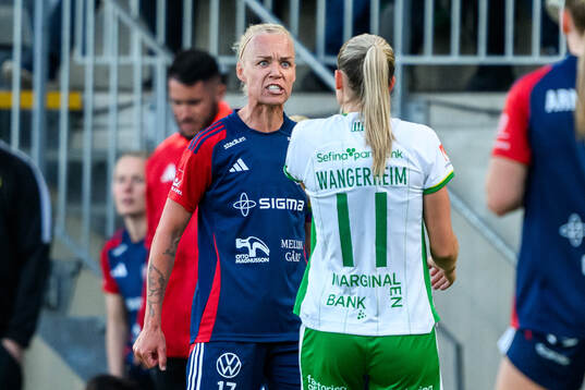 FC Rosengårds Caroline Seger och Hammarbys Ellen Wangerheim