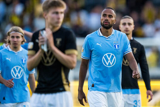 Malmö FFs Isaac Kiese Thelin deppar