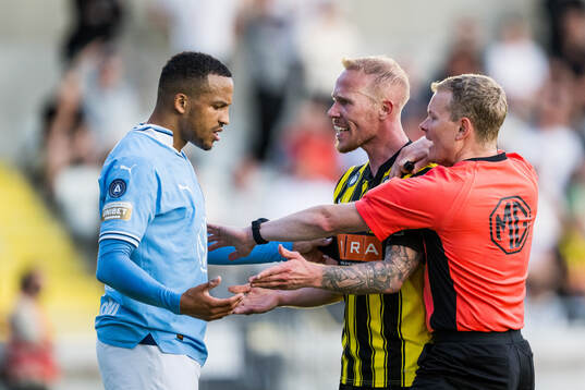 Malmö FFs Martin Olsson, Häckens Mikkel Rygaard Jensen