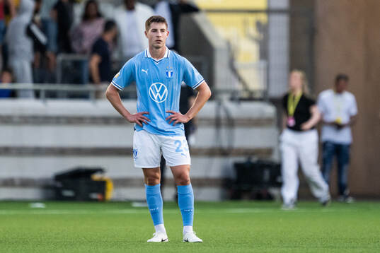 Malmö FFs Lasse Berg Johnsen deppar