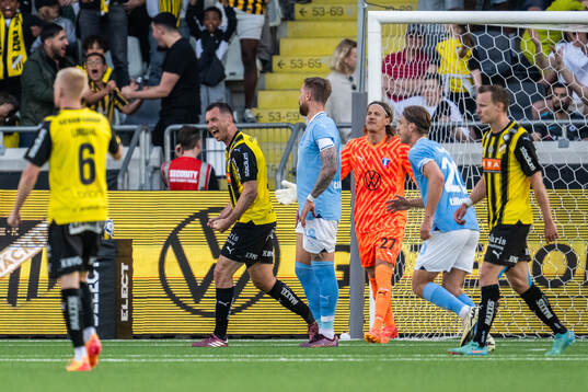 Häckens Even Hovland jublar