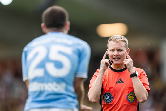 Häckens domare Fredrik Klitte