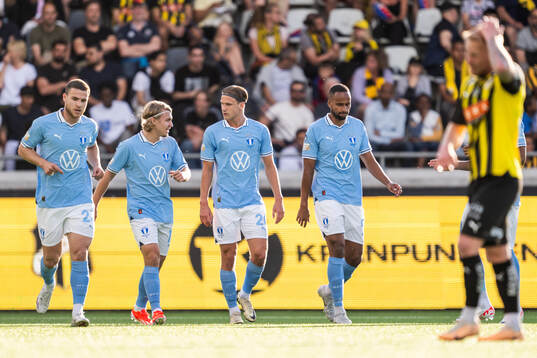 Malmö FFs Gabriel Busanello, Sebastian Nanasi, Erik