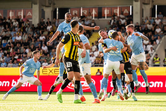 Häckens Even Hovland och Malmö FFs Gabriel Busanello