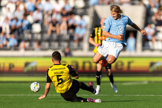 Häckens Even Hovland och Malmö FFs Sebastian Nanasi