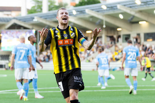 Häckens Simon Gustafson jublar