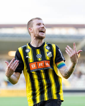 Häckens Simon Gustafson jublar