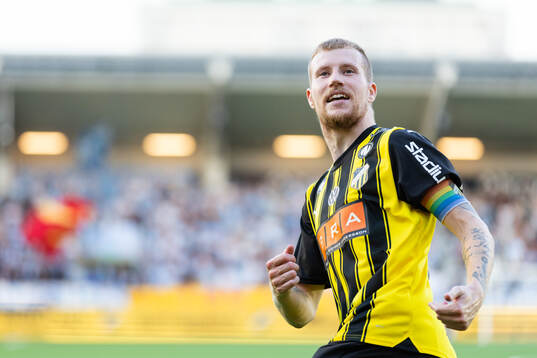 Häckens Simon Gustafson jublar