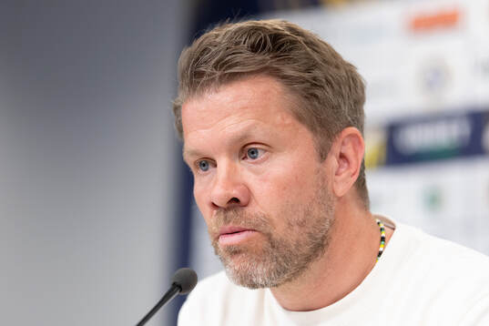 Häckens tränare Pål Arne Johansen  på presskonferensen