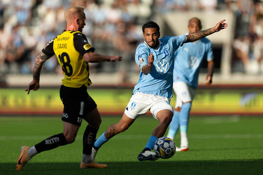 Häckens Mikkel Rygaard Jensen och Malmö FFs Sergio Pena